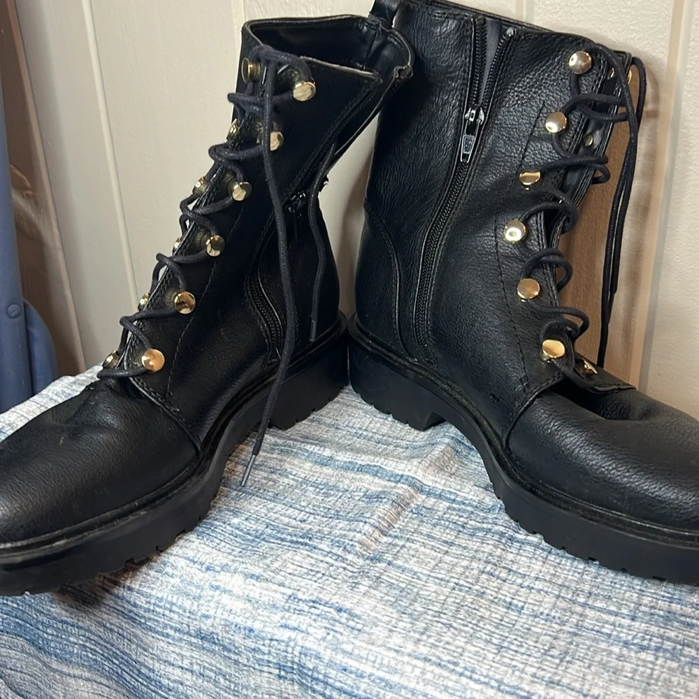 Guess small scuff